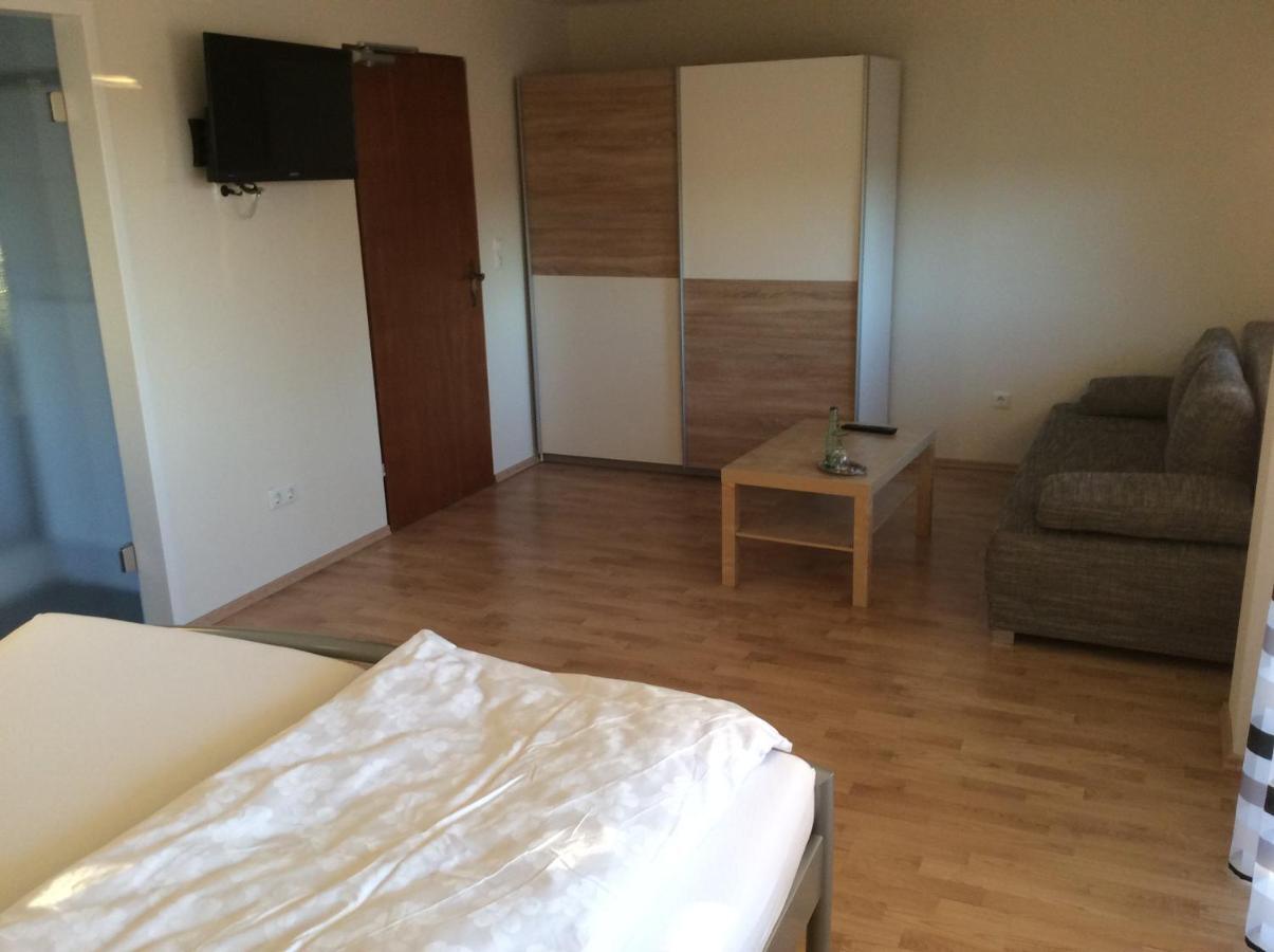 Hotel Konditorei Cafe Dora Münchberg Buitenkant foto